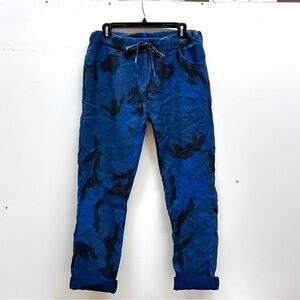 Bella Amore Thick Viscose blend Women's
Blue Camouflage Joggers, size L-XL